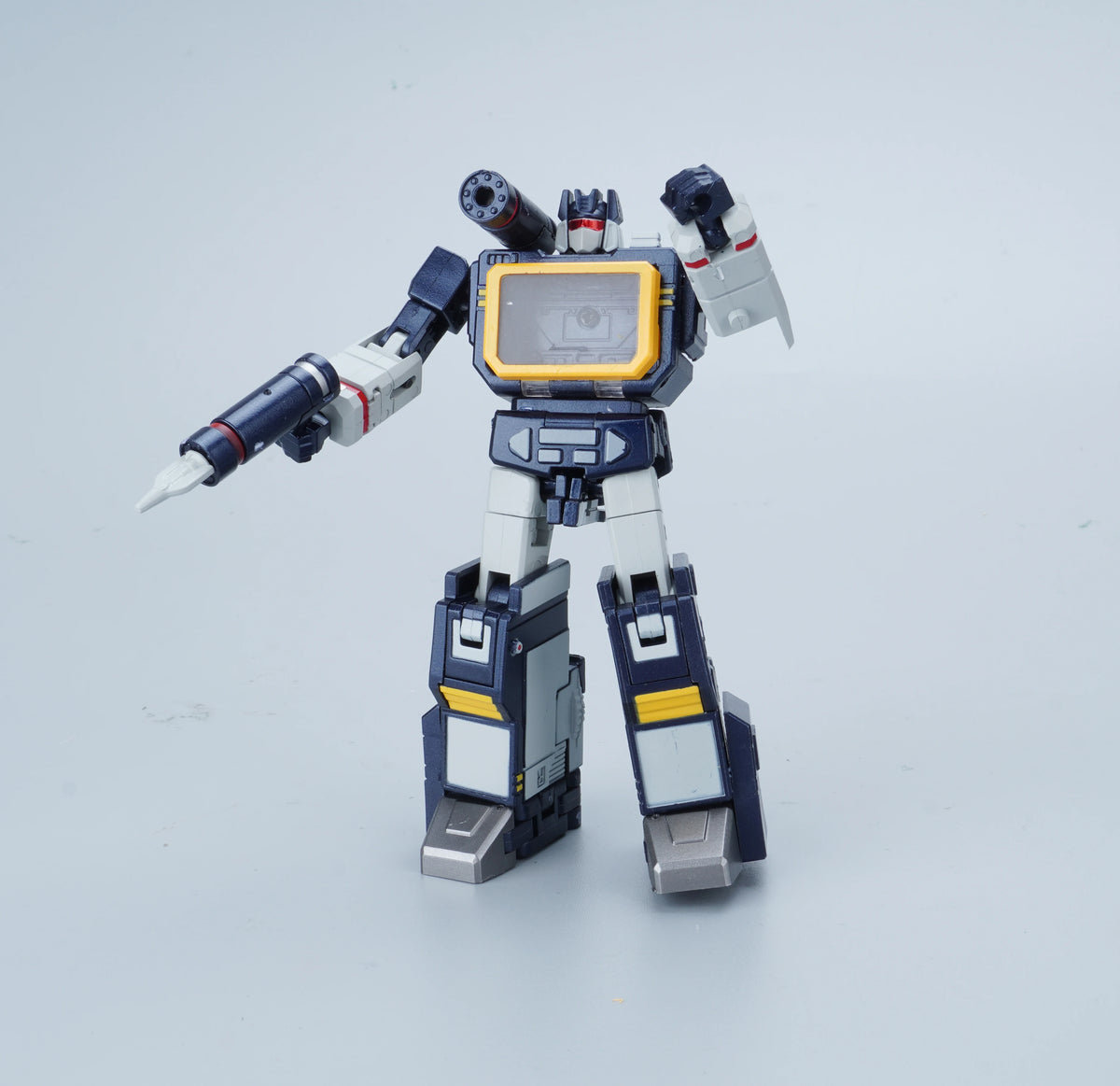 Figurka Transformers Soundwave Newage H21 — kompaktowa wersja KO G1 z wbudowaną kasetą