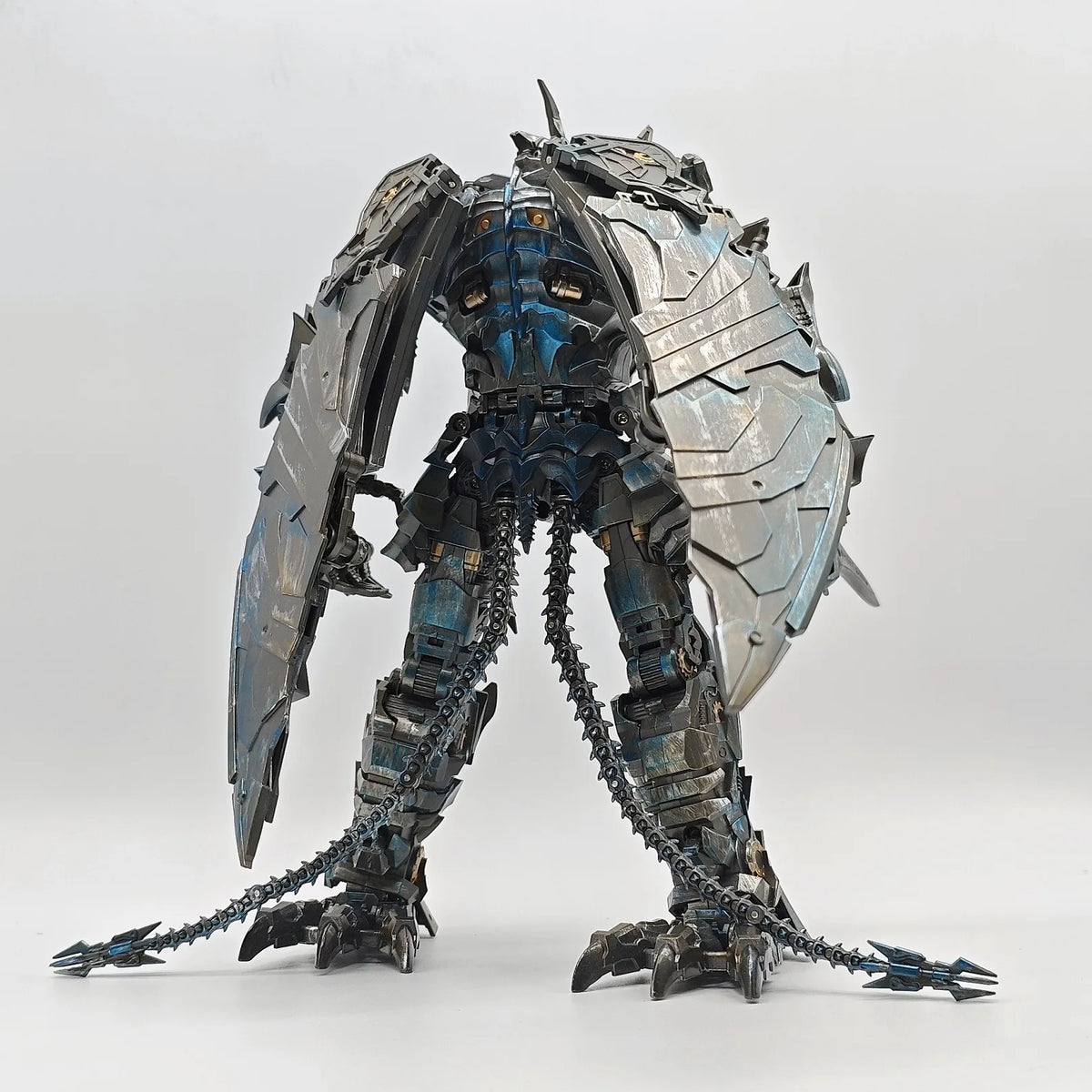 Figurka Transformers Swoop Wing Dragon — stalowy pterodaktyl z ruchomym ogonem-biczem