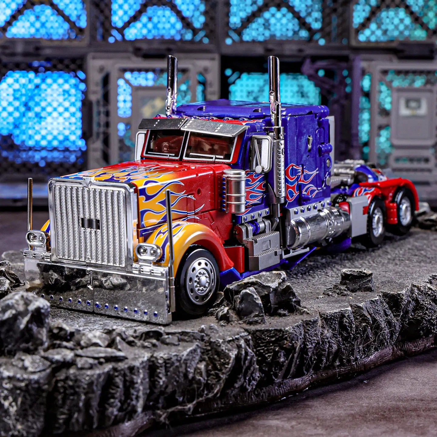 Figurka Transformers Optimus Prime 30cm — przegubowa figurka kolekcjonerska DLX