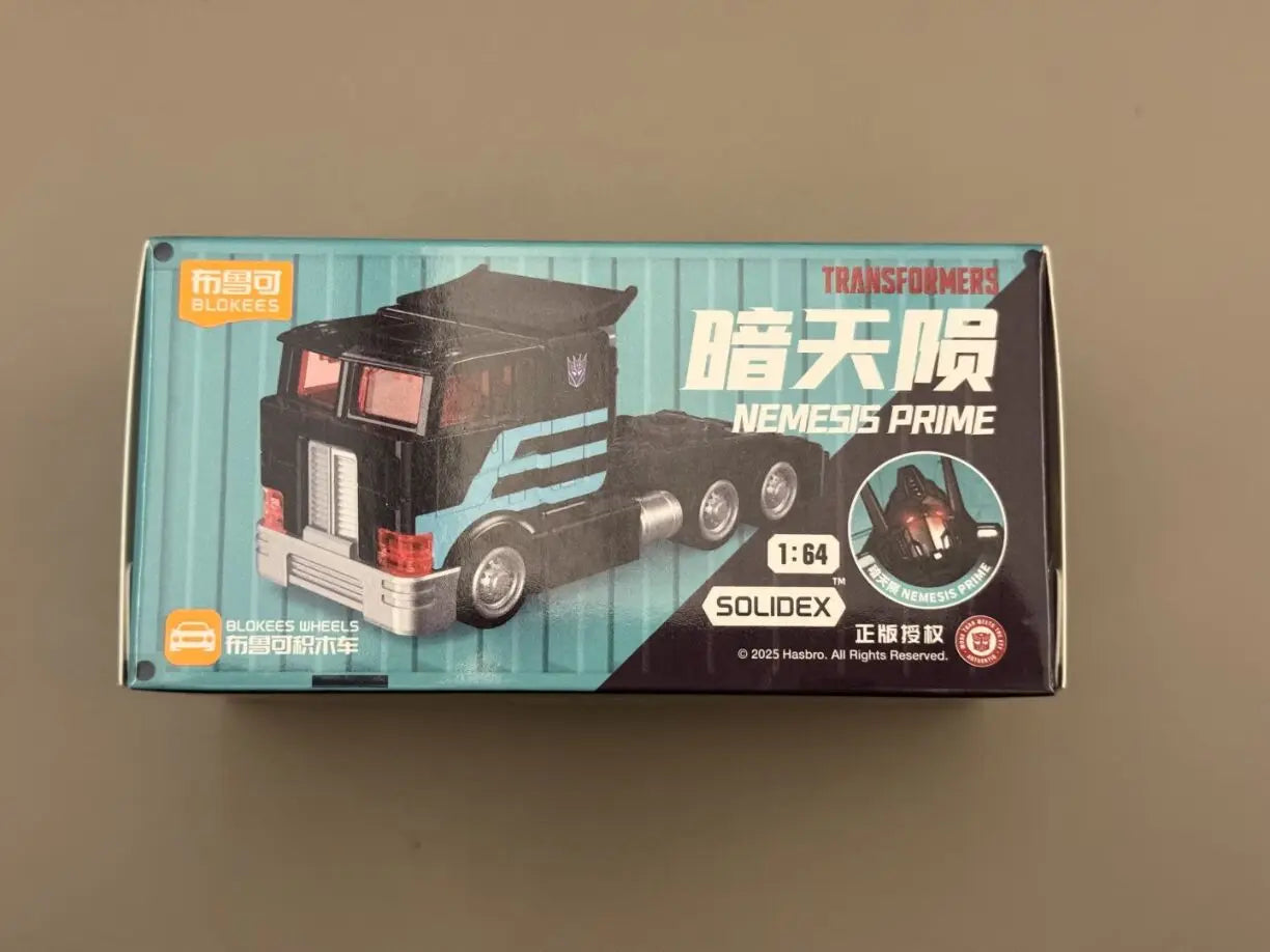 Figurka Transformers Nemesis Prime Blokees z ruchomymi elementami — Mroczny robot, pełny zestaw