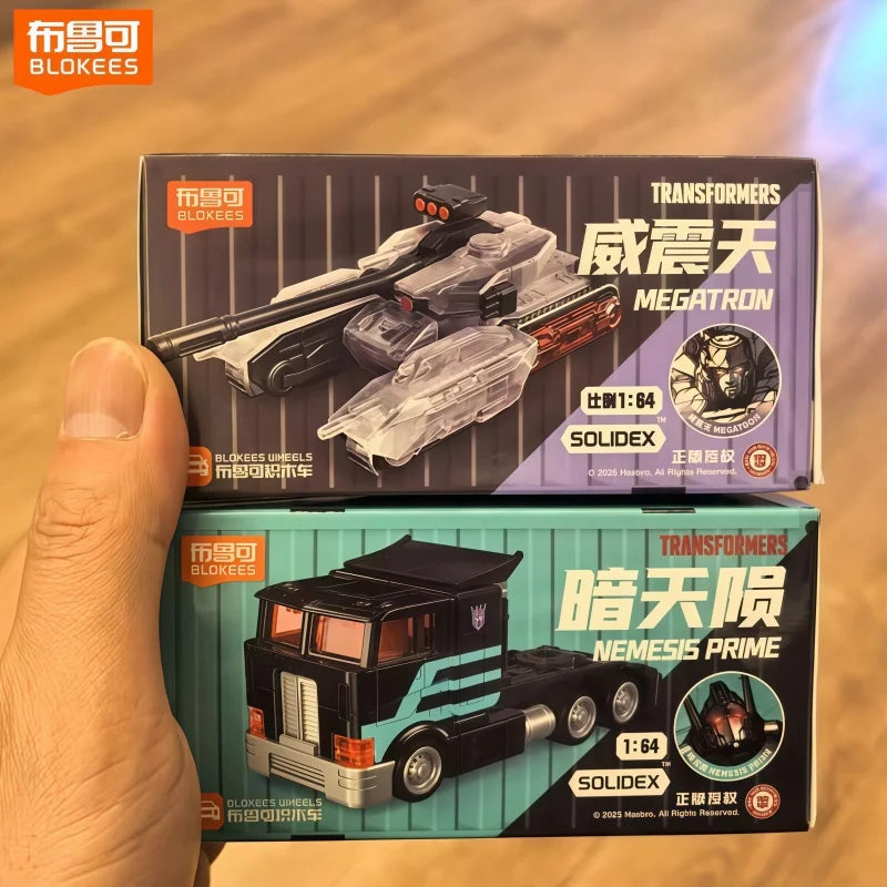 Figurka Transformers Megatron — ruchomy model Blokees, mobilny czołg szturmowy