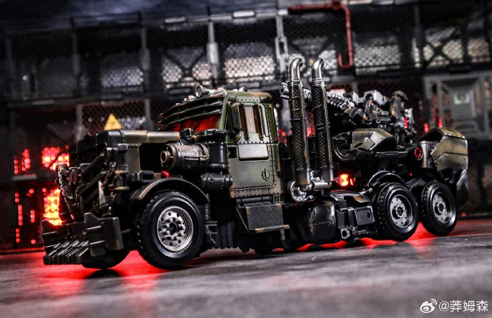 Figurka Transformers Scourge ze złotą patyną — Szczegółowe popiersie w zardzewiałej wersji