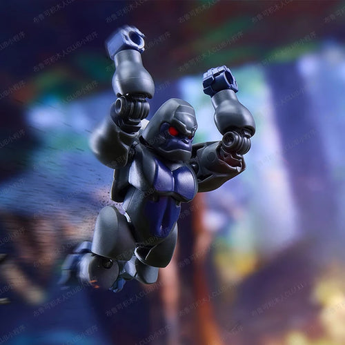 Figurka Transformers Optimus Primal w pozie bojowej — Leśne zdjęcie z uniesionymi pięściami