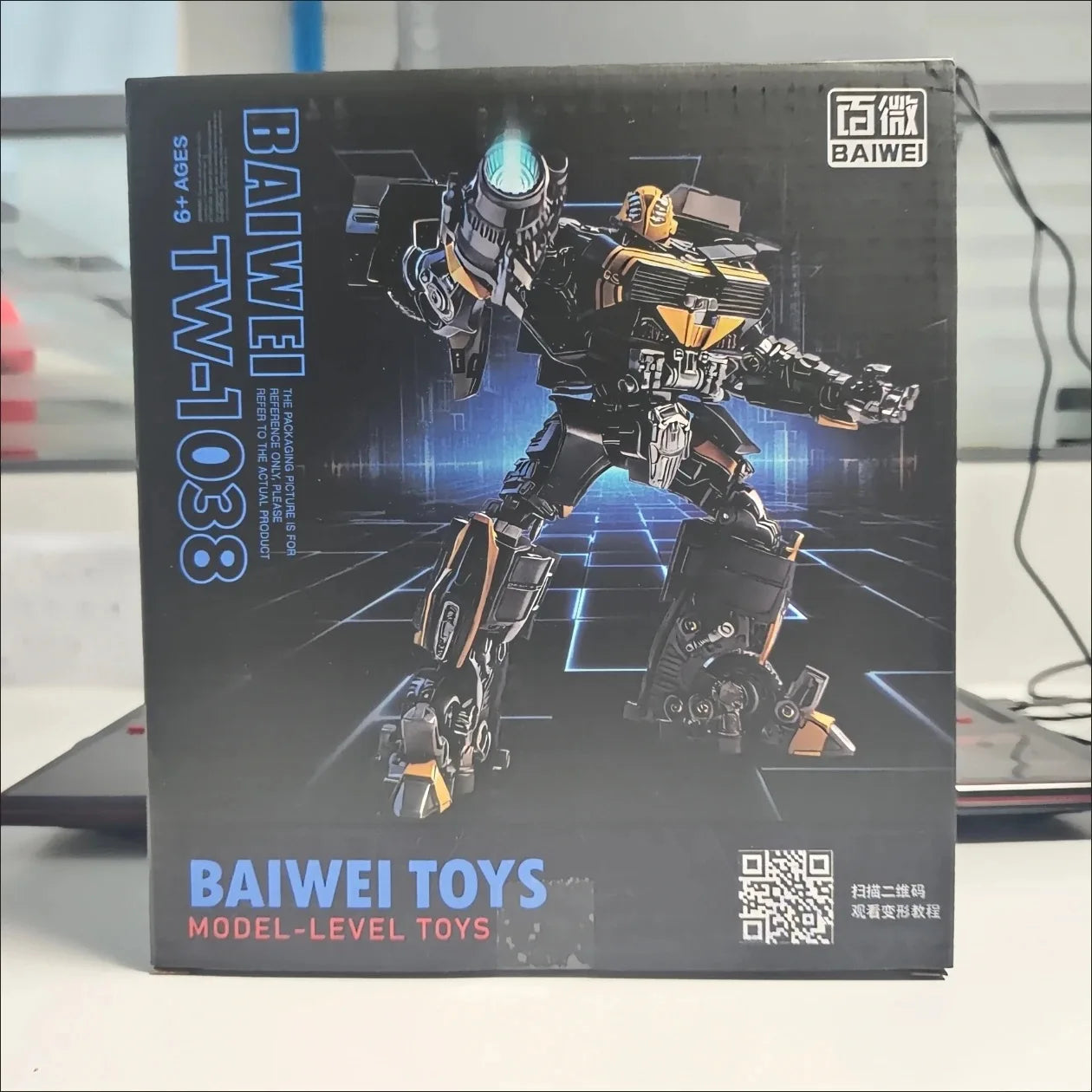 Figurka Transformers Bumblebee Black Bee TW1038 — Czarna i pomarańczowa edycja wojownika