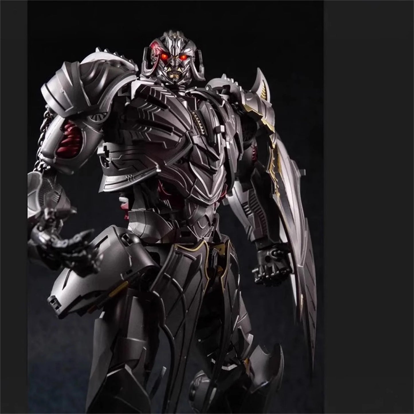 Figurka Transformers Galvatron BS02 — Chromowany skrzydlaty smok w wersji Beast