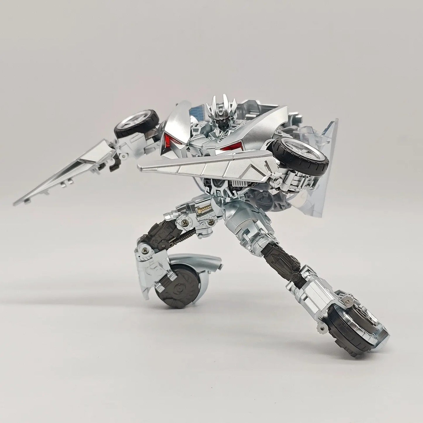 Figurka Transformers Sideswipe War Dancer — czerwono-srebrny wojenny tancerz