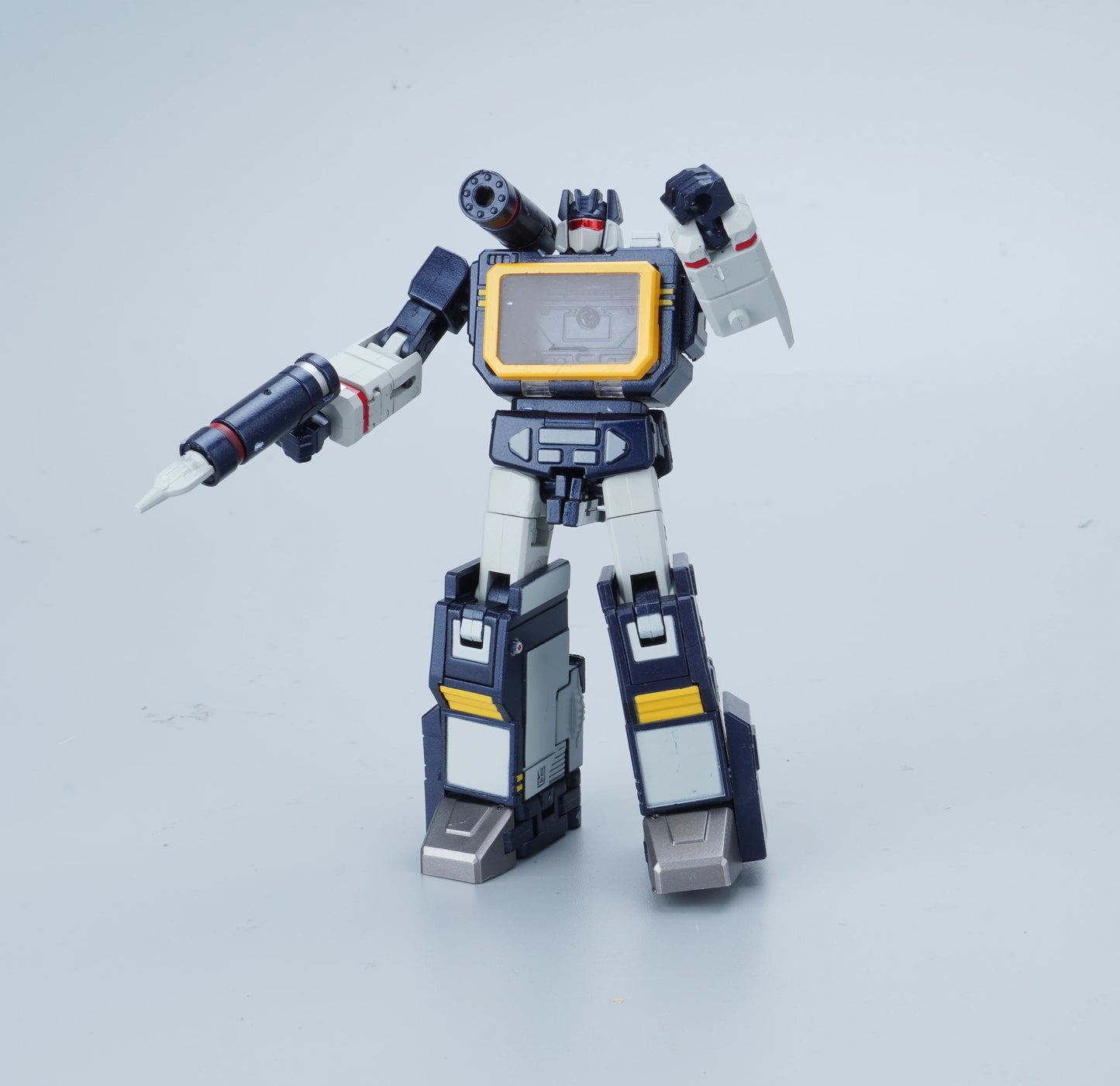 Figurka Transformers Soundwave Newage H21 — kompaktowa wersja KO G1 z wbudowaną kasetą