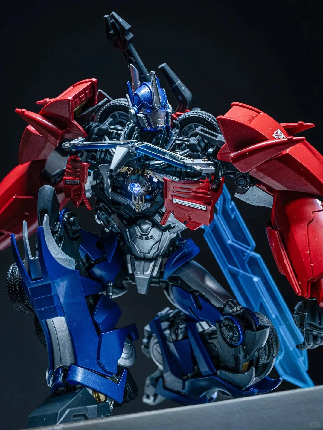 Figurka Transformers Optimus Prime TFP Blokees — Niebieski model Prime do składania