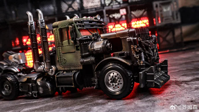 Figurka Transformers Scourge Duo Studio Series — szary stop z bojowymi łańcuchami