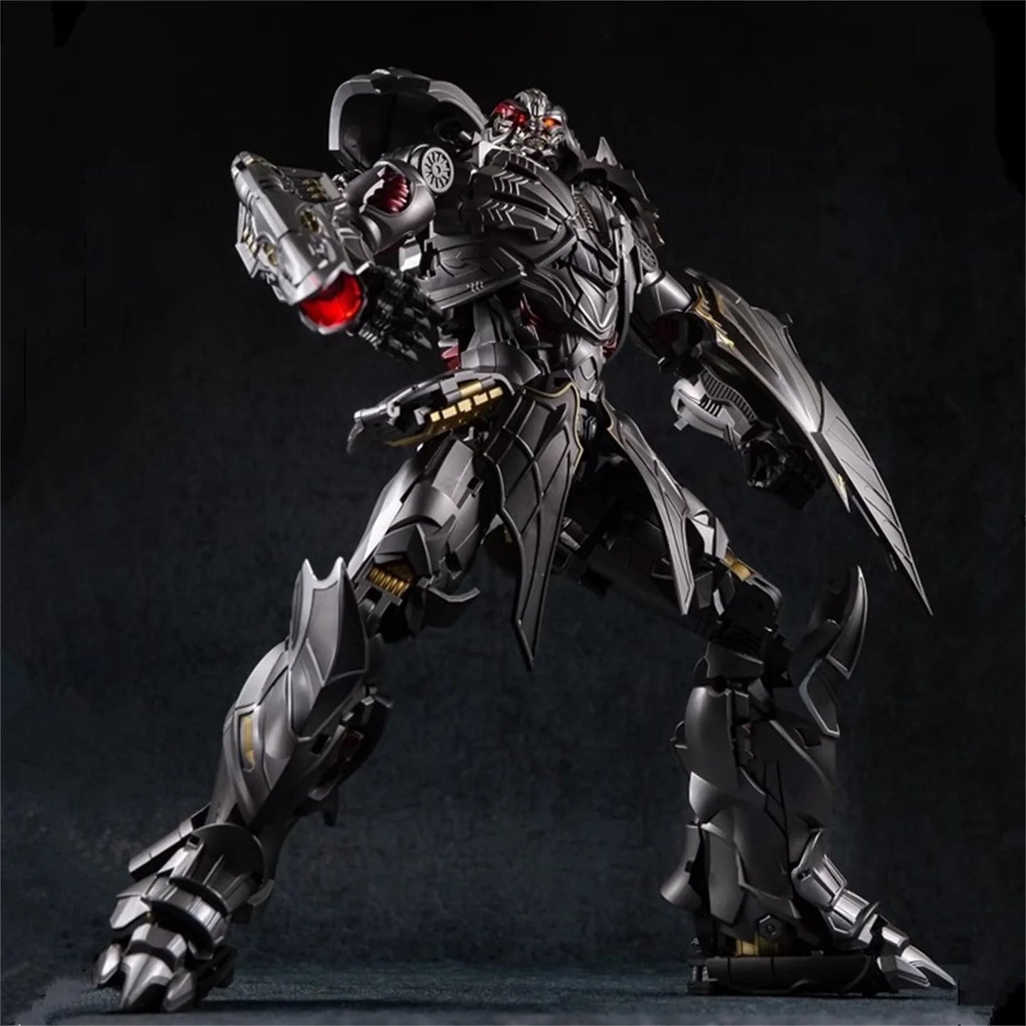 Figurka Transformers Galvatron BS02 — Chromowany skrzydlaty smok w wersji Beast