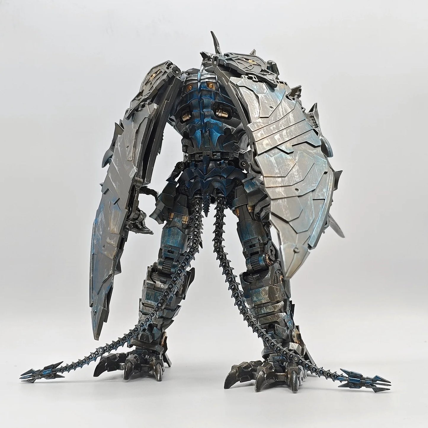 Figurka Transformers Swoop Wing Dragon — stalowy pterodaktyl z ruchomym ogonem-biczem
