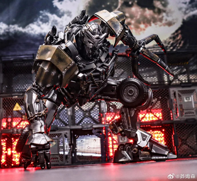 Figurka Transformers Scourge ze złotą patyną — Szczegółowe popiersie w zardzewiałej wersji