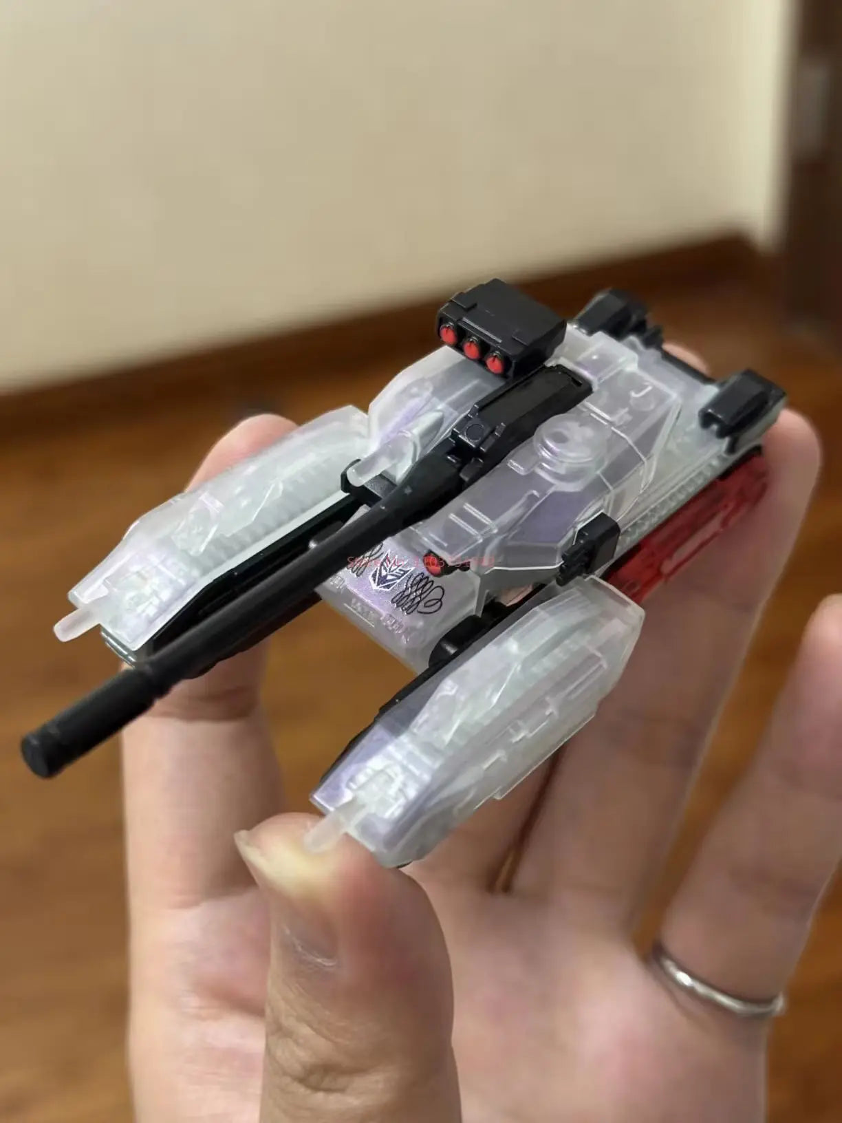 Figurka Transformers Megatron — ruchomy model Blokees, mobilny czołg szturmowy