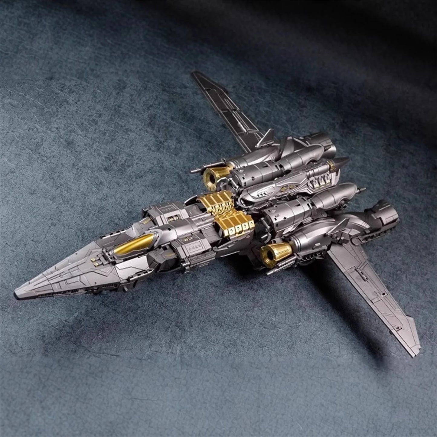 Figurka Transformers Galvatron BS02 — Chromowany skrzydlaty smok w wersji Beast