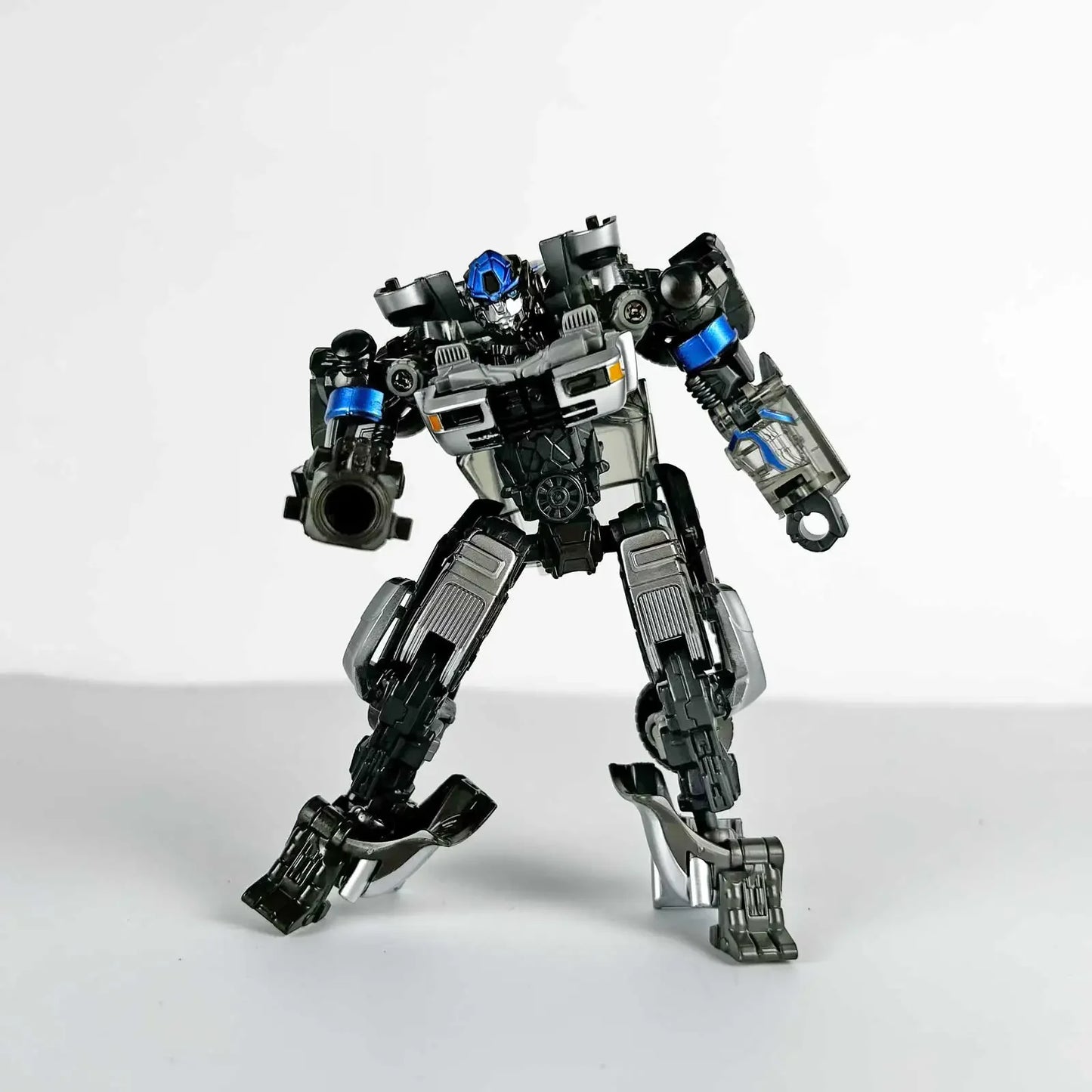 Figurka Transformers Mirage CY01 — chromowany szpieg Rise of the Beasts SS105