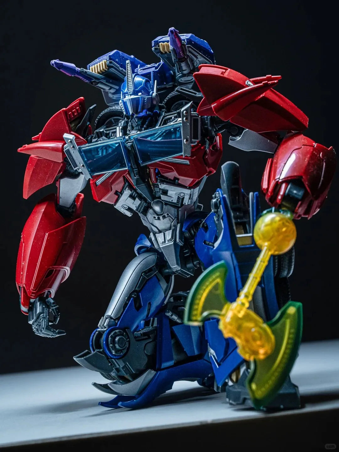 Figurka Transformers Optimus Prime TFP Blokees — Niebieski model Prime do składania