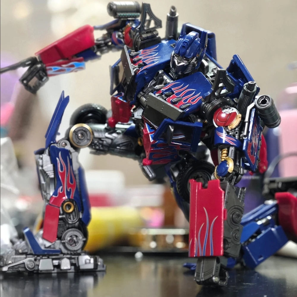 Figurka Transformers Optimus Prime XP14 — dowódca, robot z ruchomymi elementami